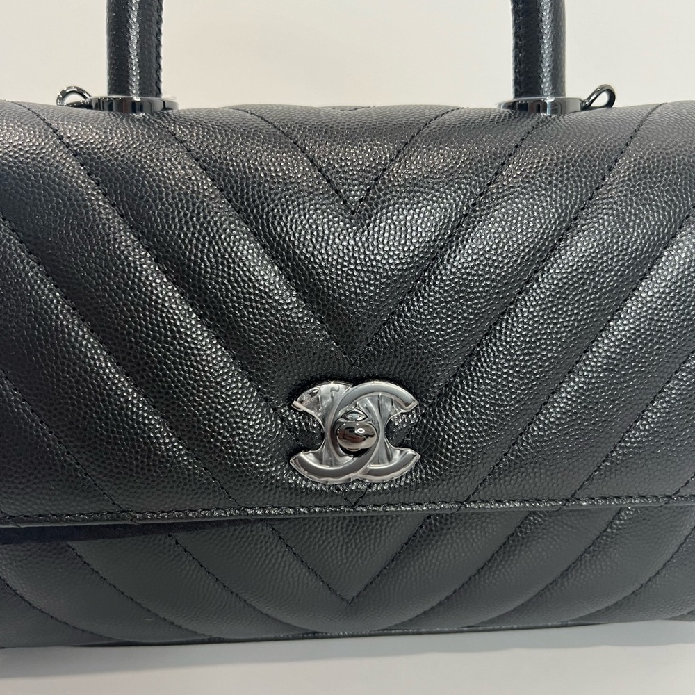 Chanel Black Chevron Coco Handle w Black Hardware - Picture 3 of 17